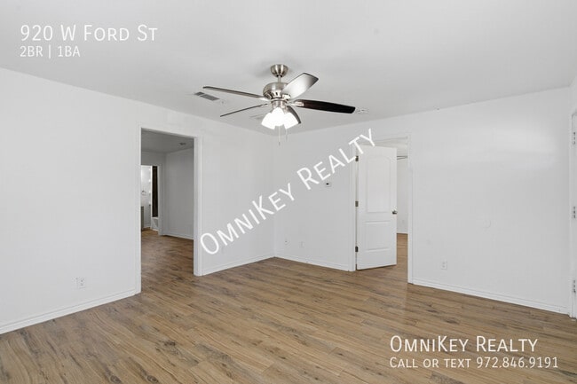 Building Photo - 920 W Ford St