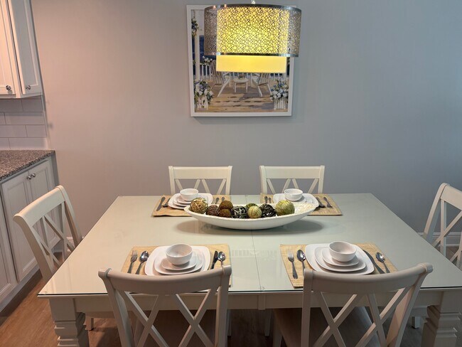 Building Photo - 1100 8th Ave S