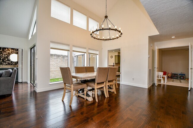 Building Photo - 7711 Hopewell Ln
