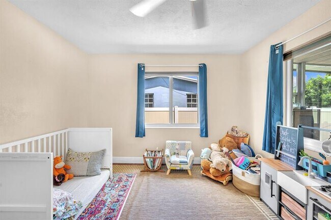 Building Photo - 7548 Farragut St