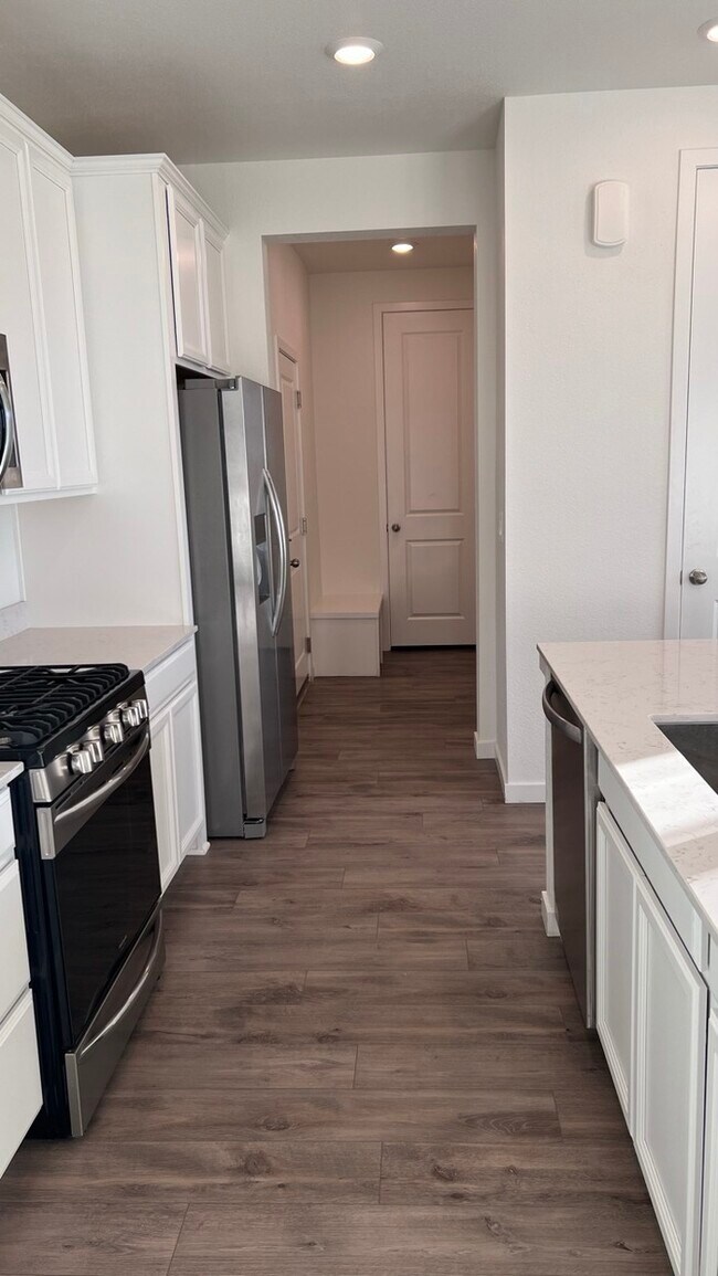 Building Photo - Charming 3 beds 2 baths in Commerce City!