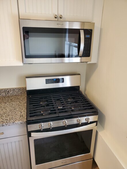 Building Photo - 95 Fairview Dr