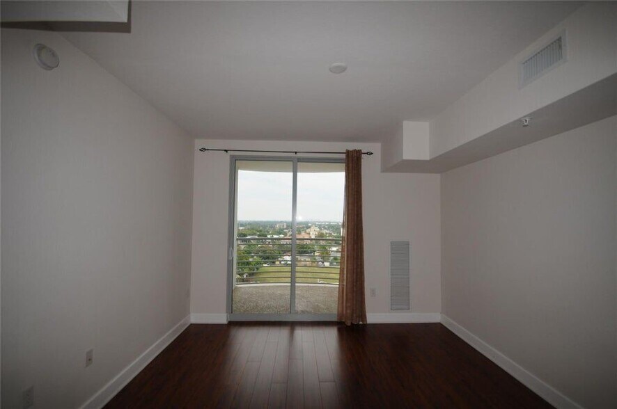 Building Photo - 1830 Radius Dr