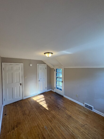 Building Photo - 3518 Radcliffe Rd