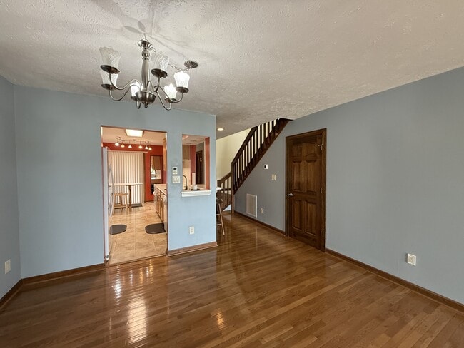 Building Photo - 4016 Fairway Lakes Dr