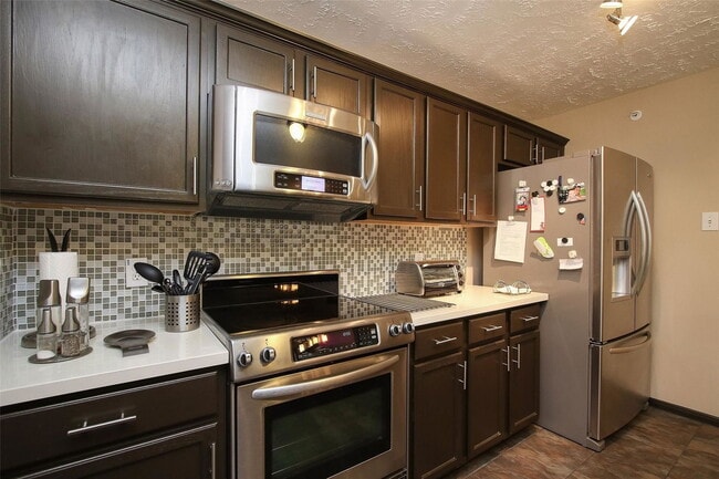 Building Photo - 8051 Bay Branch Dr