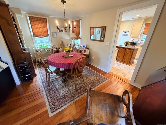 Building Photo - 113 Seaside Ave