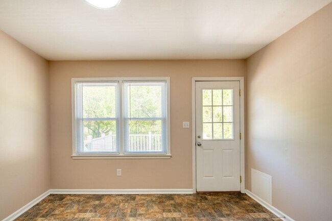 Building Photo - Rutrough Road