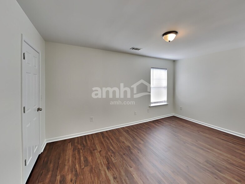 Building Photo - 9640 Turning Wheel Dr