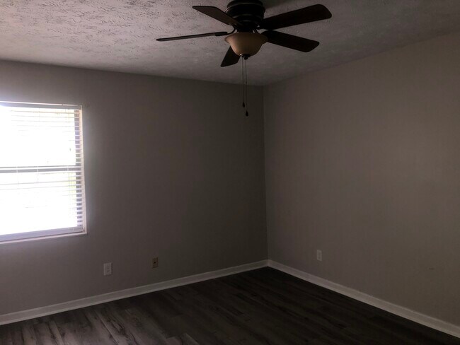 Building Photo - 1411 Forest Ave