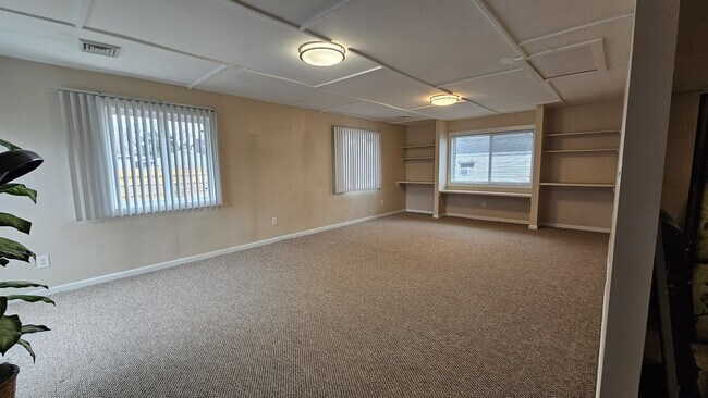 Building Photo - 2216 Dean Dr