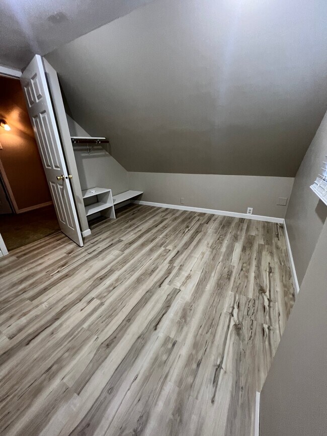 Building Photo - 2731 Madison St