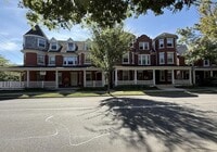 Building Photo - 506 W College Ave