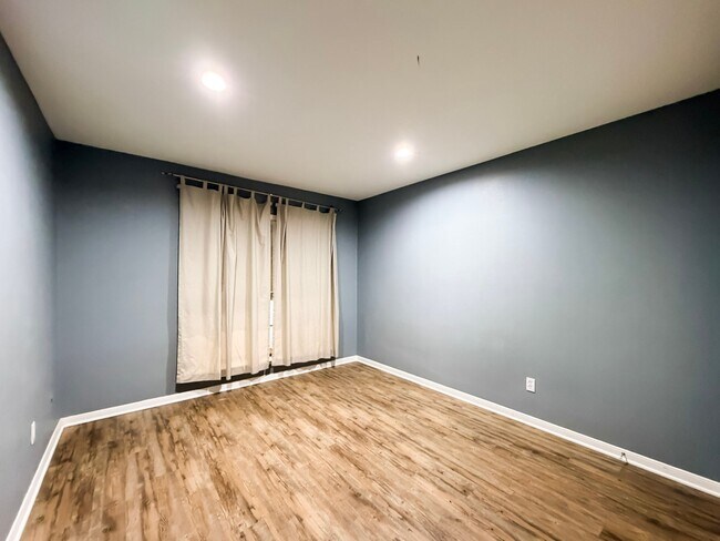 Building Photo - 12633 Memorial Dr