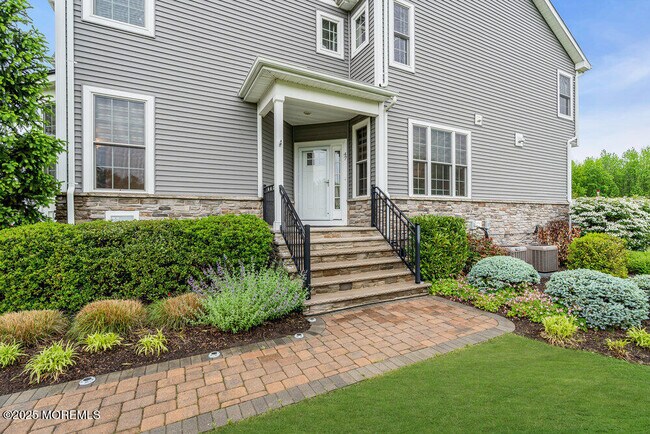 Building Photo - 47 McCormick Ave N