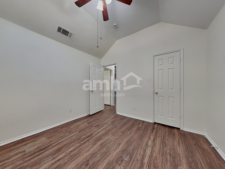 Building Photo - 1013 White Marlin Dr