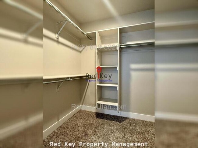Building Photo - Glen Eagles Ct. Townhouse