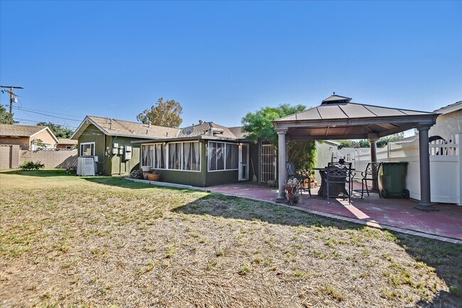 Building Photo - 9239 Bonavista Ln