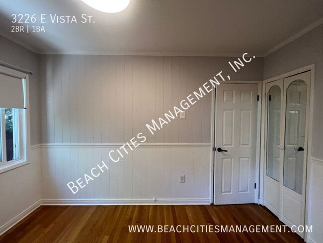 Building Photo - 3226 E Vista St