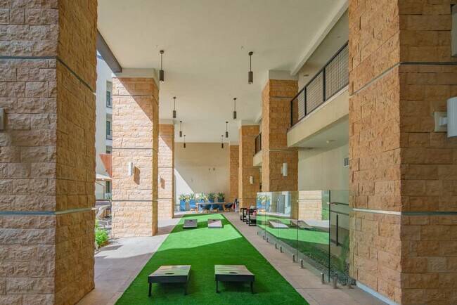 Building Photo - 15501 N Dial Blvd