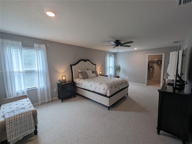 Building Photo - 9235 Freedom Hill Dr