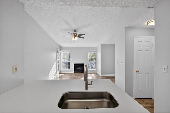 Building Photo - 423 Granville Ct