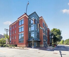 Building Photo - 626 N Graham St