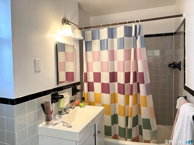 Building Photo - 700 Summer St