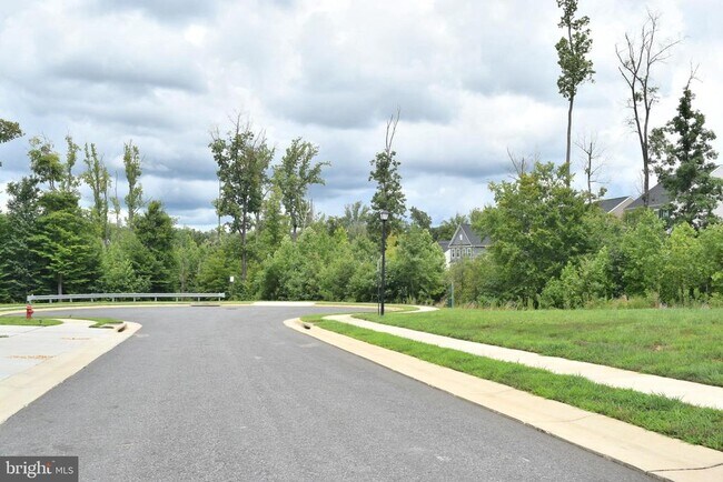 Building Photo - 8714 Upton Ln