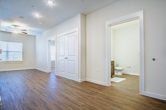 Building Photo - K Avenue Lofts