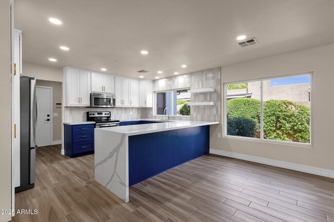 Building Photo - 4913 E Acoma Dr