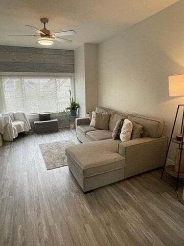 Building Photo - 3625 W Shakespeare Ave