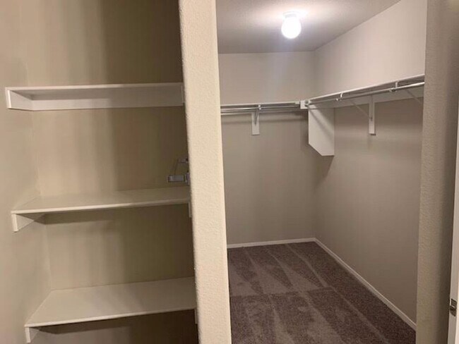 Building Photo - Spacious and Comfy 4 bedroom house in Bentonville! FOR RENT