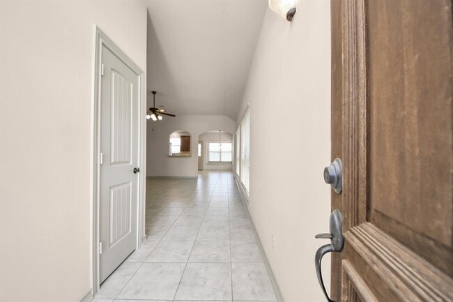 Building Photo - 2407 Argos Dr