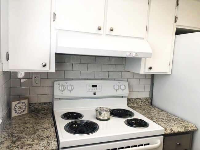 Building Photo - 5714 Chipper Dr