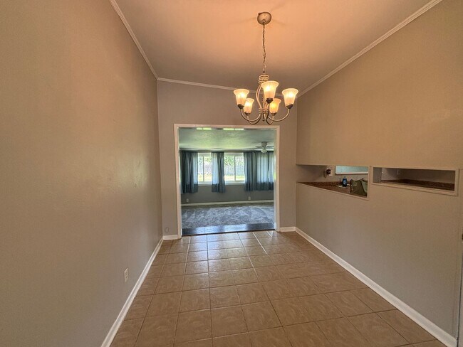 Building Photo - 318 Sprucewood Ln