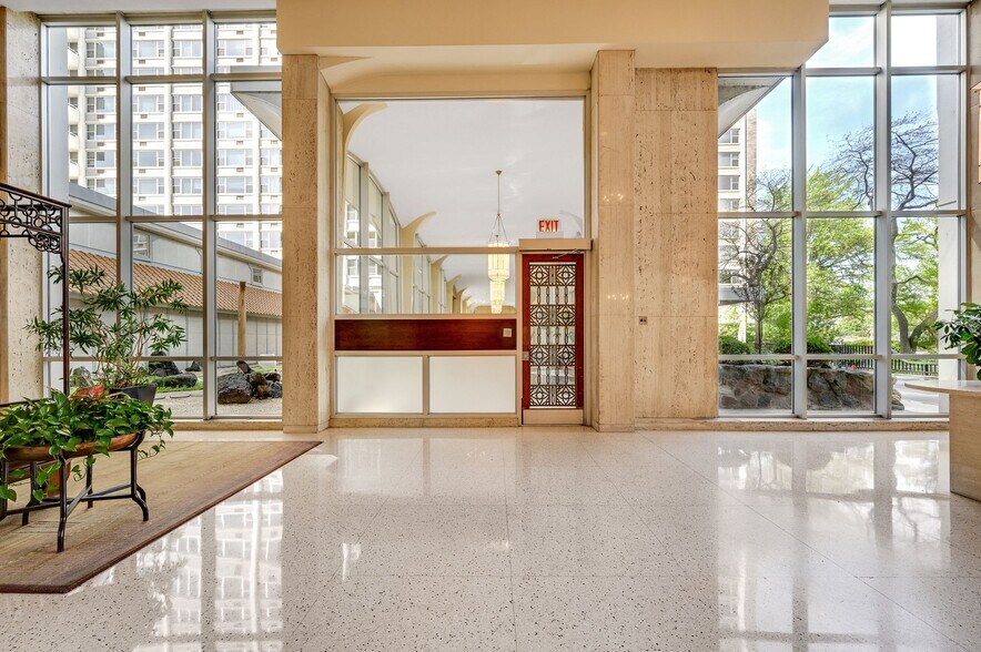 Building Photo - 4250 N Marine Dr