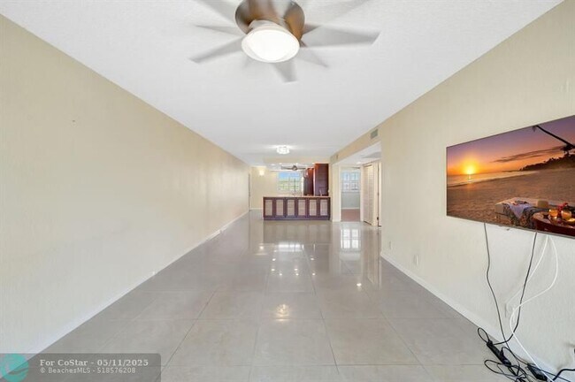 Building Photo - 1805 Eleuthera Point