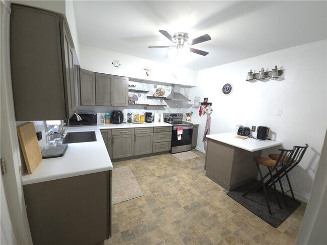 Building Photo - 30 Flanders St