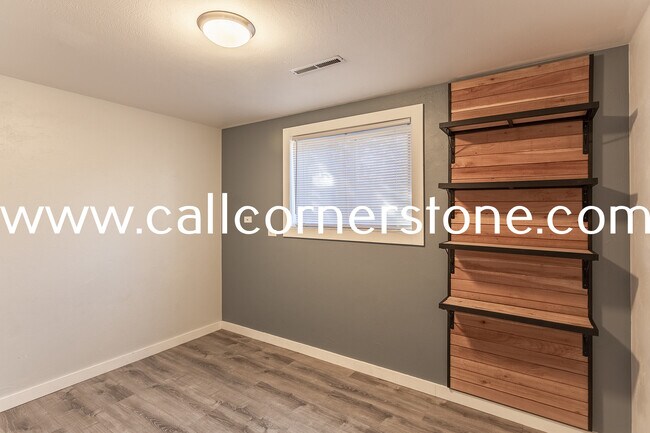 Building Photo - 1334 Pike Dr