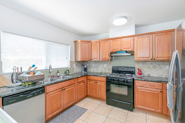 Building Photo - 18605 Valerio St