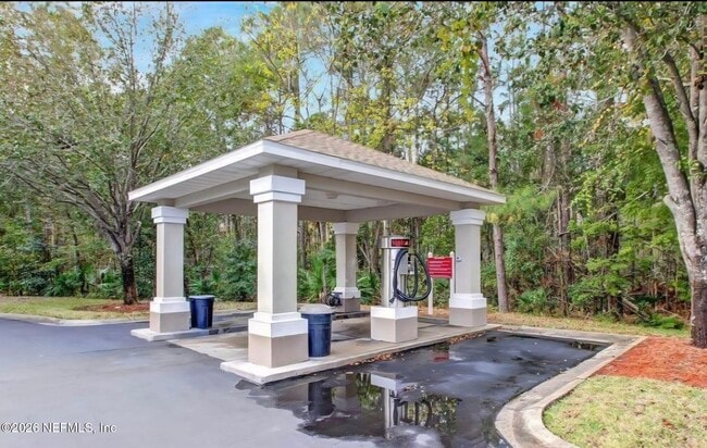 Building Photo - 10550 Baymeadows Rd