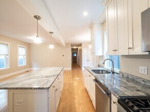 Building Photo - 24 Hall St