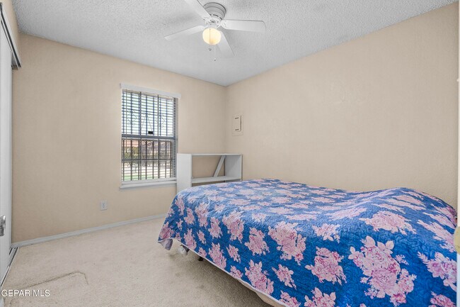 Building Photo - 9304 W Osborne Rd