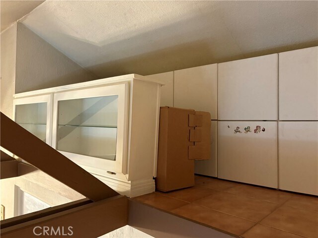 Building Photo - 743 Woodland Rd