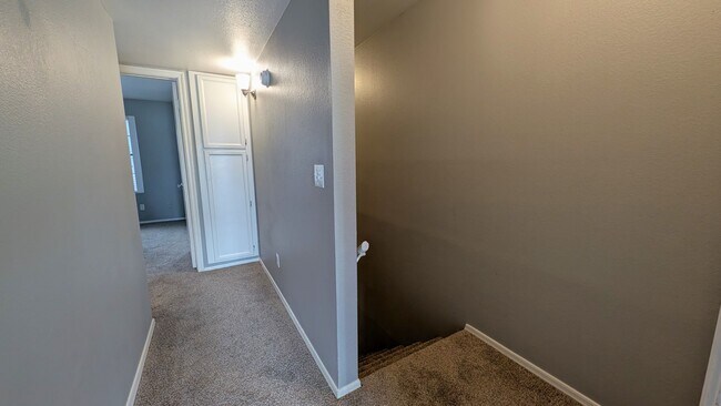 Building Photo - 3 Bedroom Townhome Near W University Dr and S Hardy Dr!