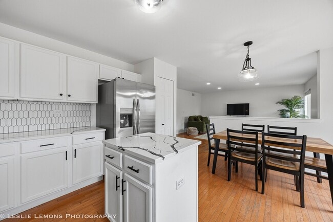 Building Photo - 6816 Twin Falls Dr
