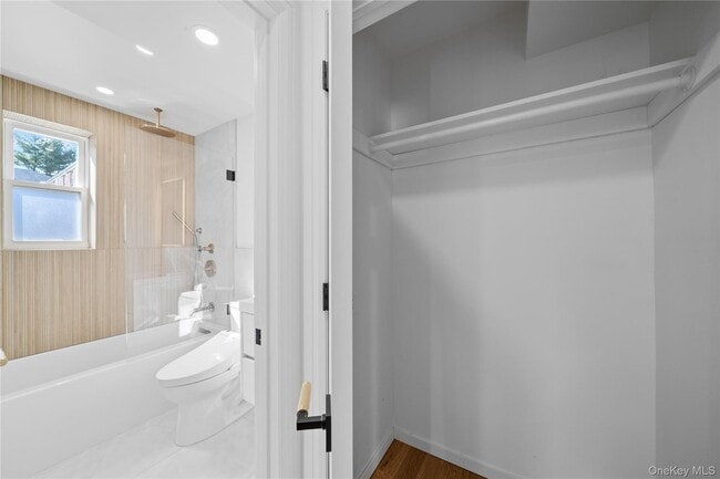 Building Photo - 68-21 Cloverdale Ln