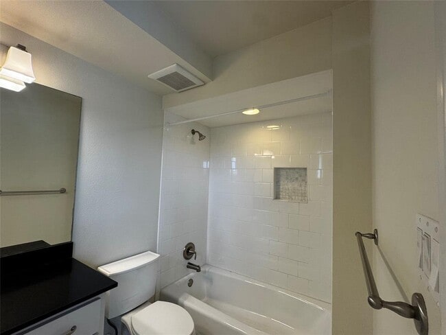 Building Photo - 1216 W 22nd St