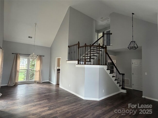 Building Photo - 8605 Tamarron Dr